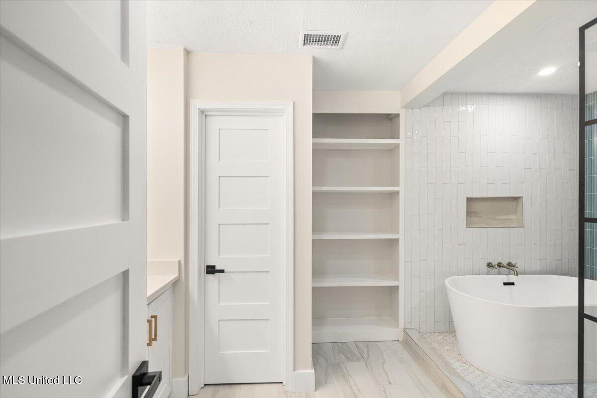 313 Busick Well Road Brandon, MS 39042 - Photo 26 of 55 Primary Bath