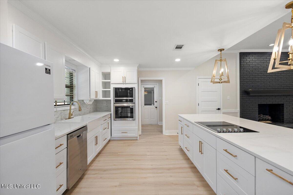 313 Busick Well Road Brandon, MS 39042 - Photo 8 of 55 12-3HTP7467