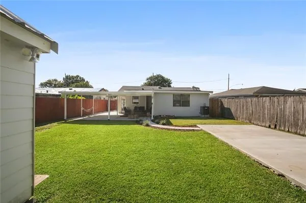 $2,250 | 61 Creagan Avenue, Gretna, LA 70053