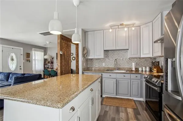 $2,250 | 61 Creagan Avenue, Gretna, LA 70053