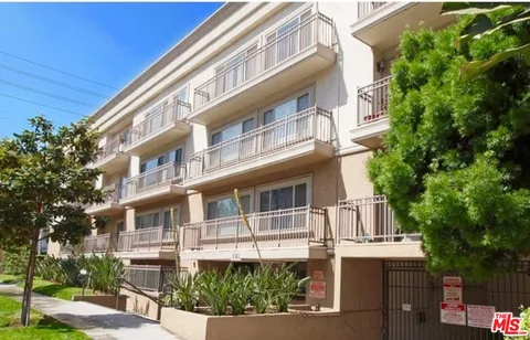 $3,350 | 141 South Clark Drive, Unit 419, West Hollywood, CA 90048