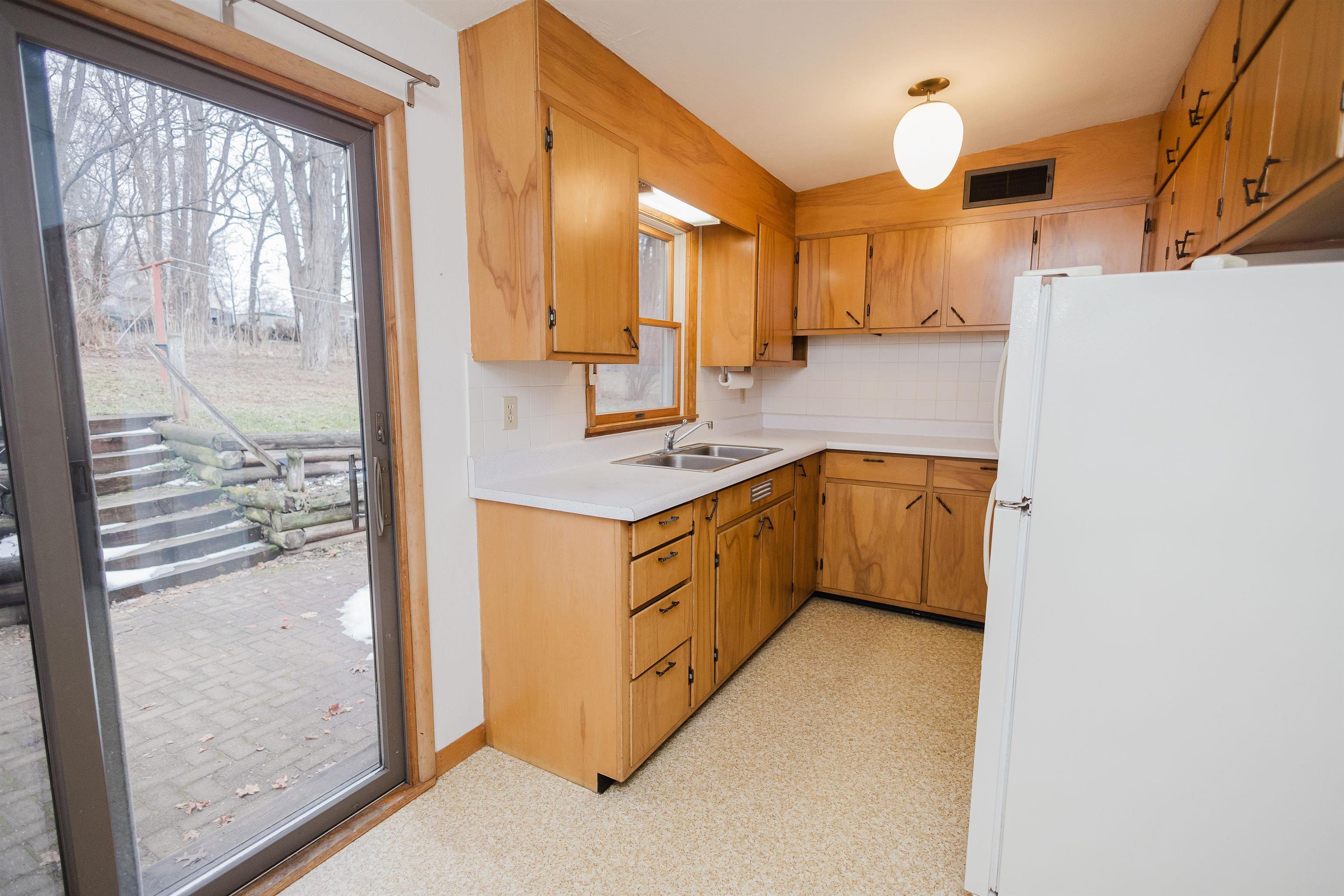 219 West Commerce Street Mineral Point, WI 53565 - Photo 15 of 39