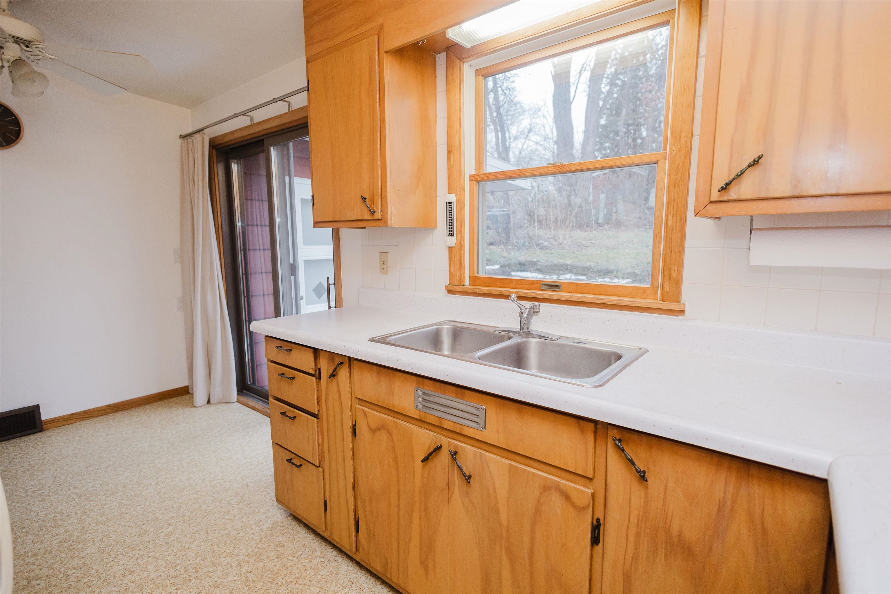 219 West Commerce Street Mineral Point, WI 53565 - Photo 17 of 39