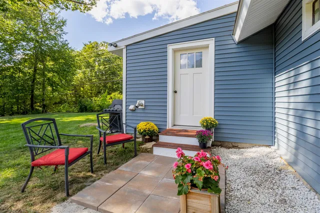 $379,900 | 303 Rte 13, Brookline, NH 03033