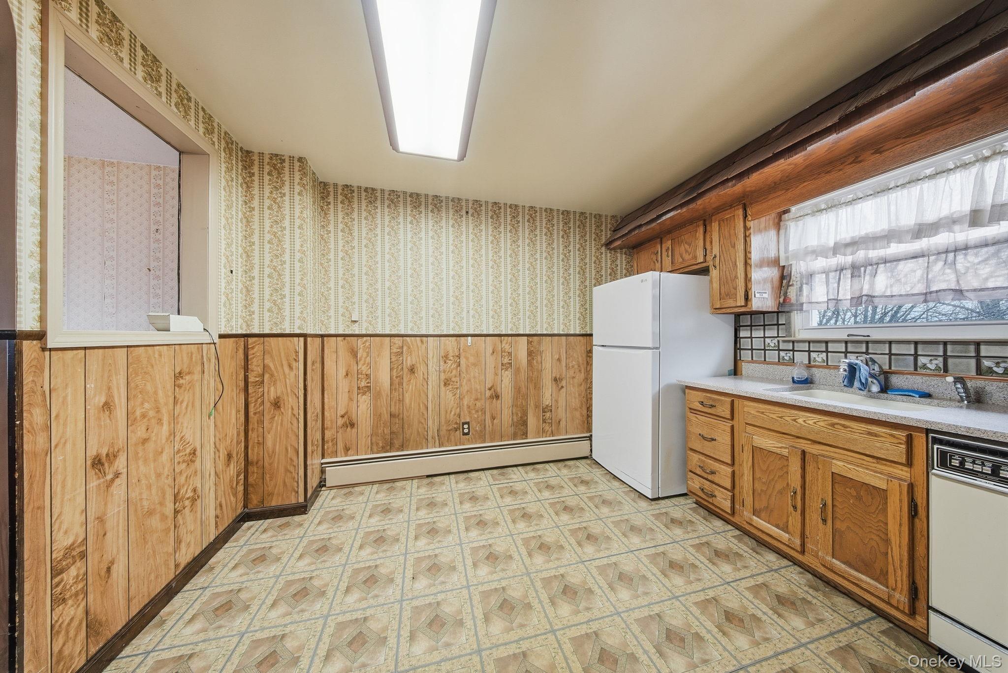 16 Mountain Avenue Middletown, NY 10940 - Photo 12 of 35