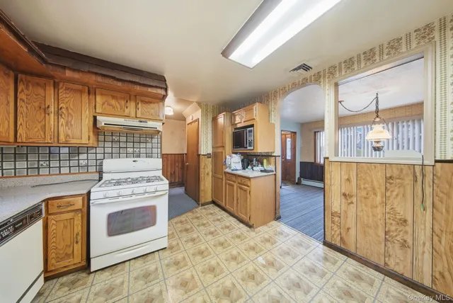 $349,900 | 16 Mountain Avenue, Middletown, NY 10940