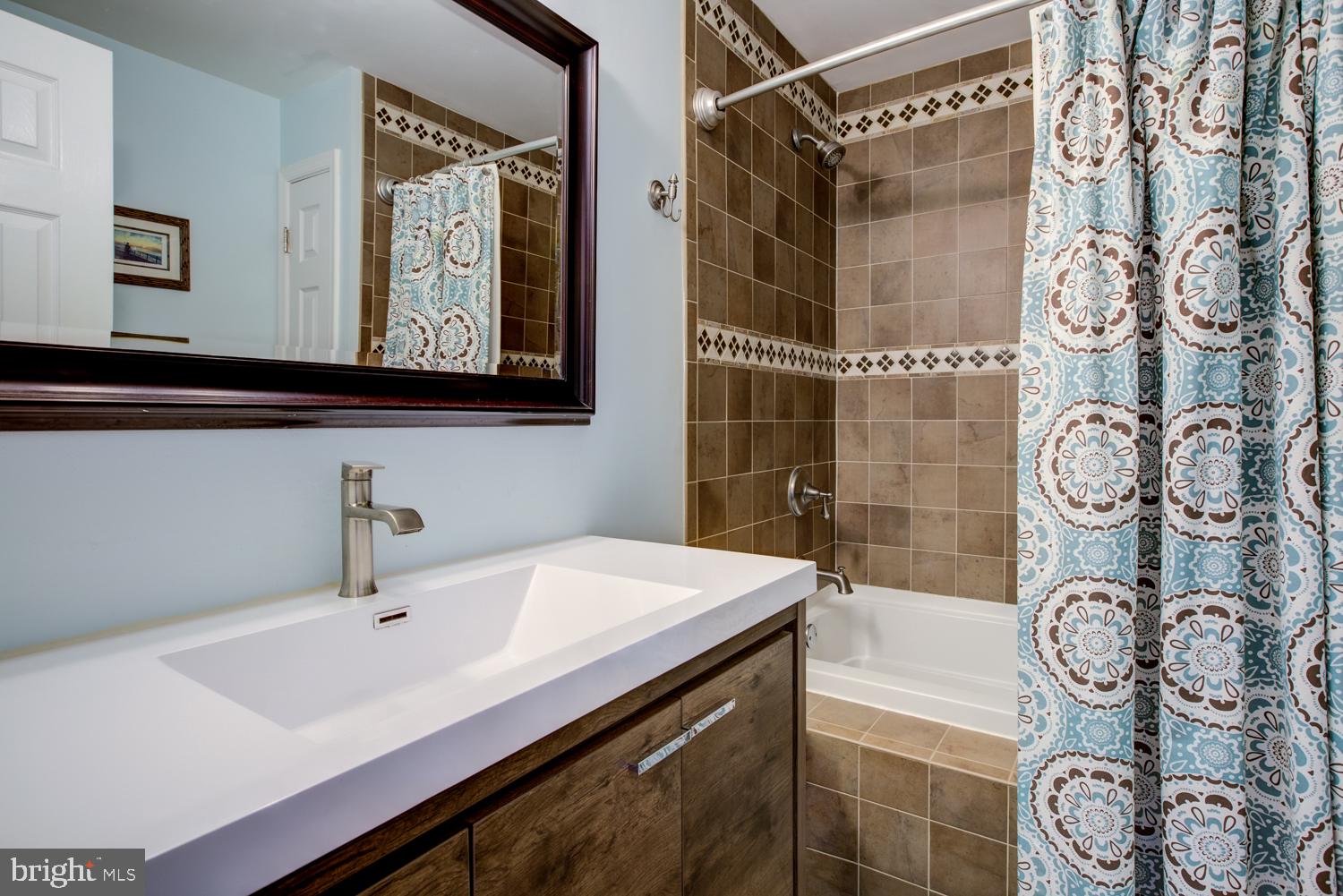 3213 Cofer Road Falls Church, VA 22042 - Photo 30 of 38 Second Full Bathroom
