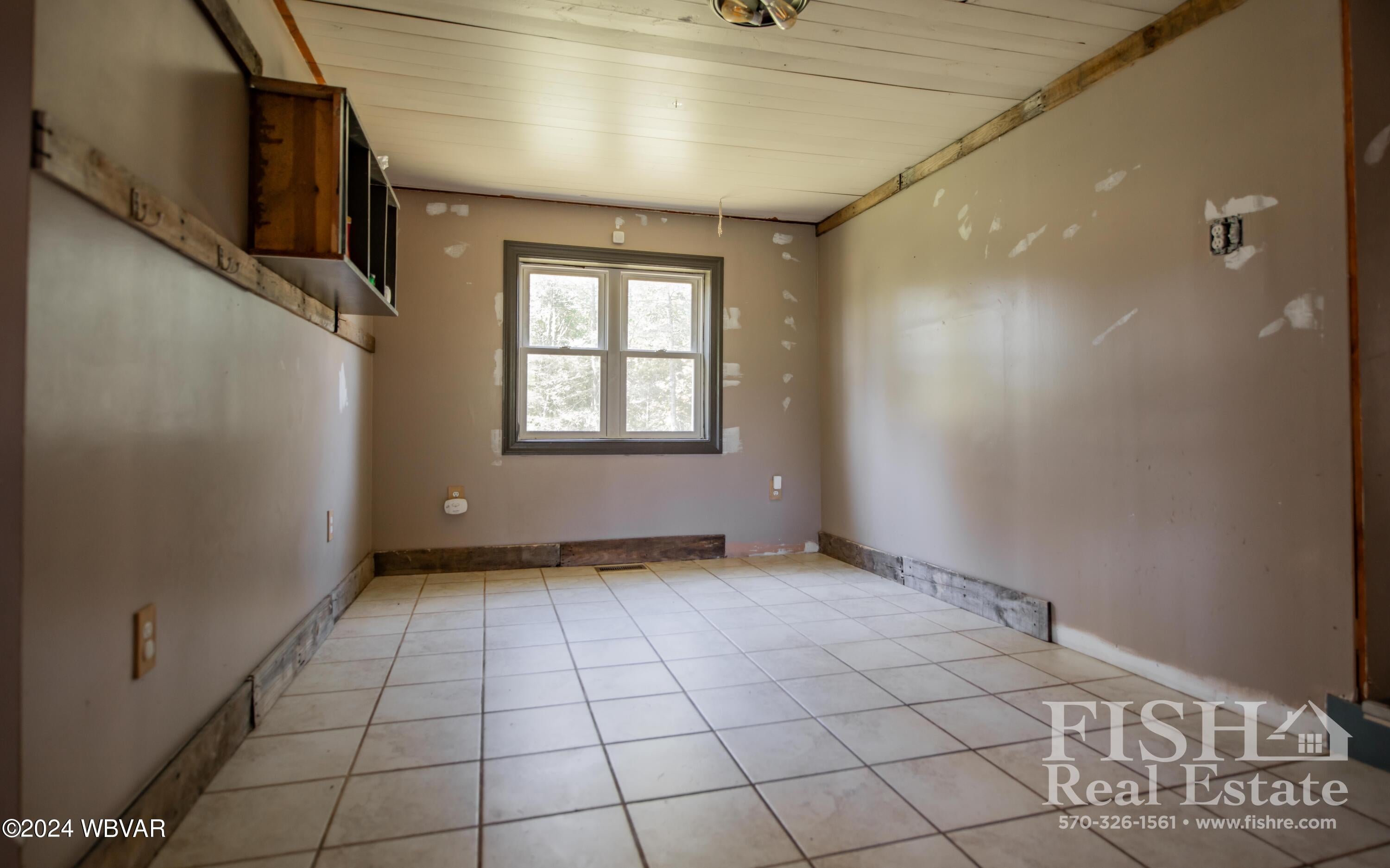 2188 Pleasant Valley Road Cogan Station, PA 17728 - Photo 7 of 21 Foyer