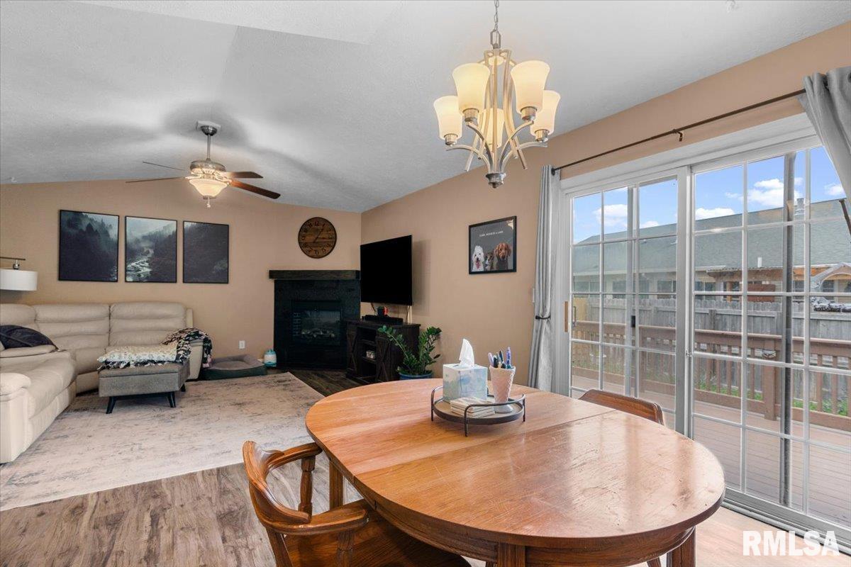 2919 Meadowbrook Road, Unit 22 Springfield, IL 62711 - Photo 9 of 25