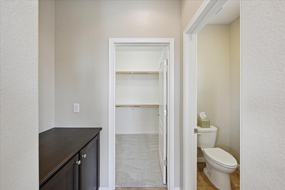 706 Wagon Trail Way Rocklin, CA 95765 - Photo 42 of 61 a bathroom with a toilet