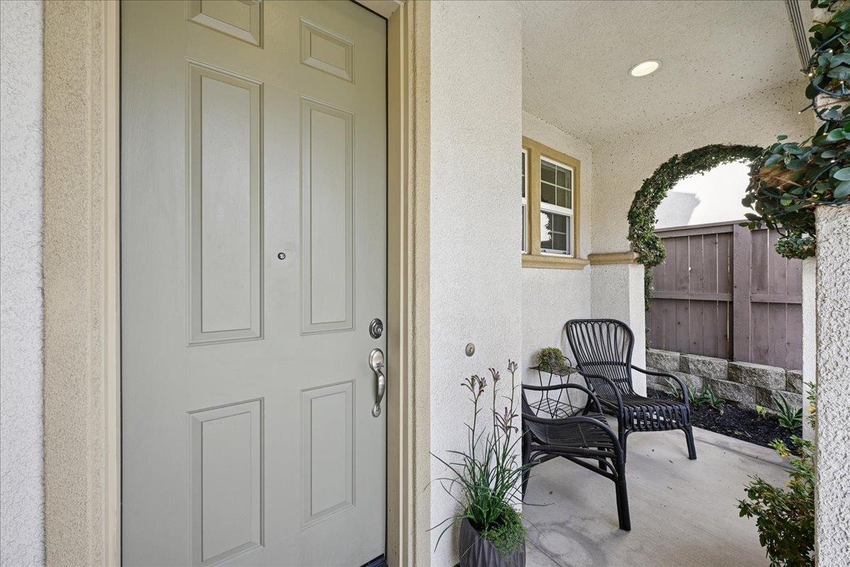 706 Wagon Trail Way Rocklin, CA 95765 - Photo 5 of 61