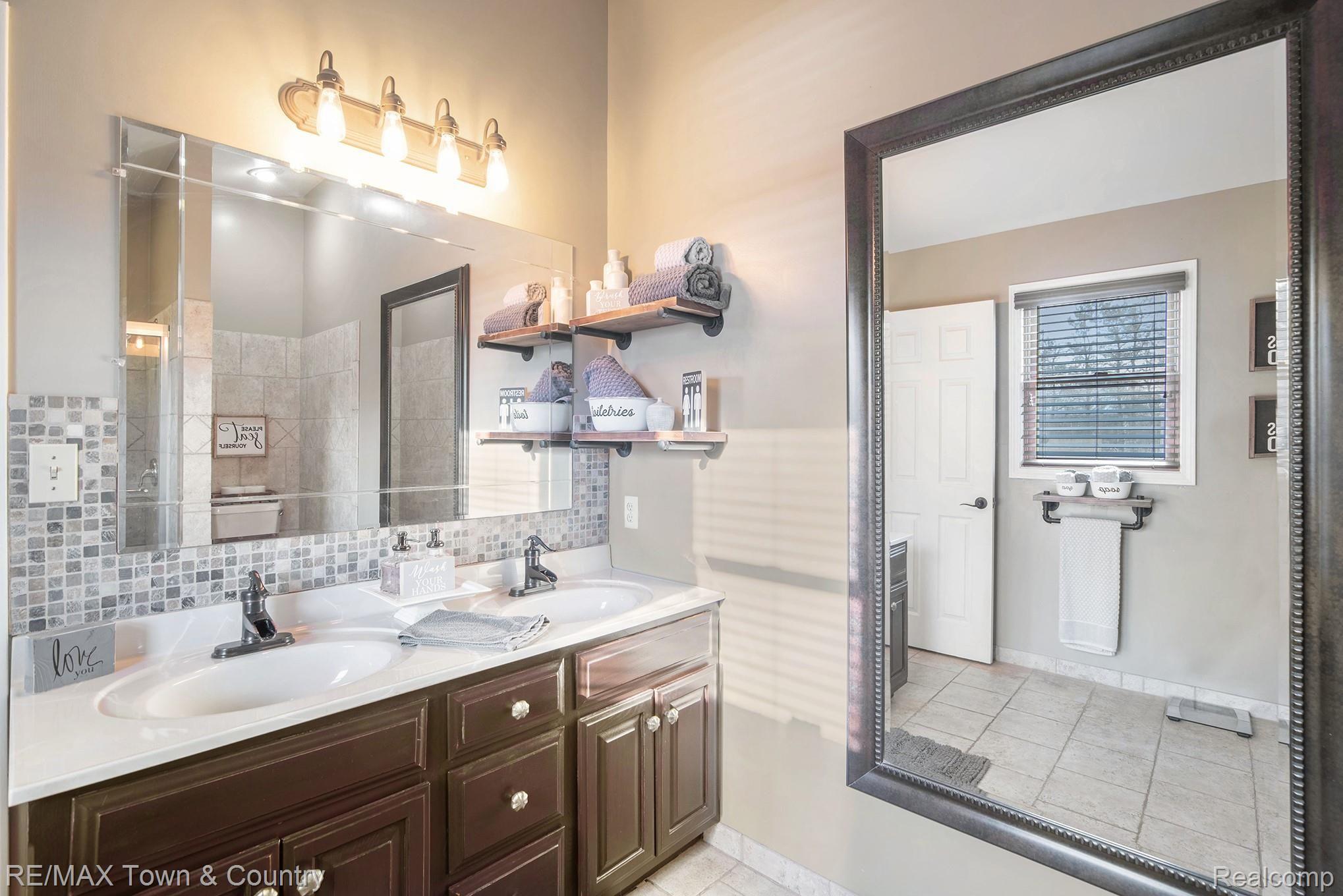 8101 North Nichols Road Flushing, MI 48433 - Photo 15 of 41 25.jpg