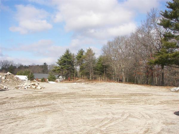 201 River Road Uxbridge, MA 01569 - Photo 1 of 1 Gallery Image 1