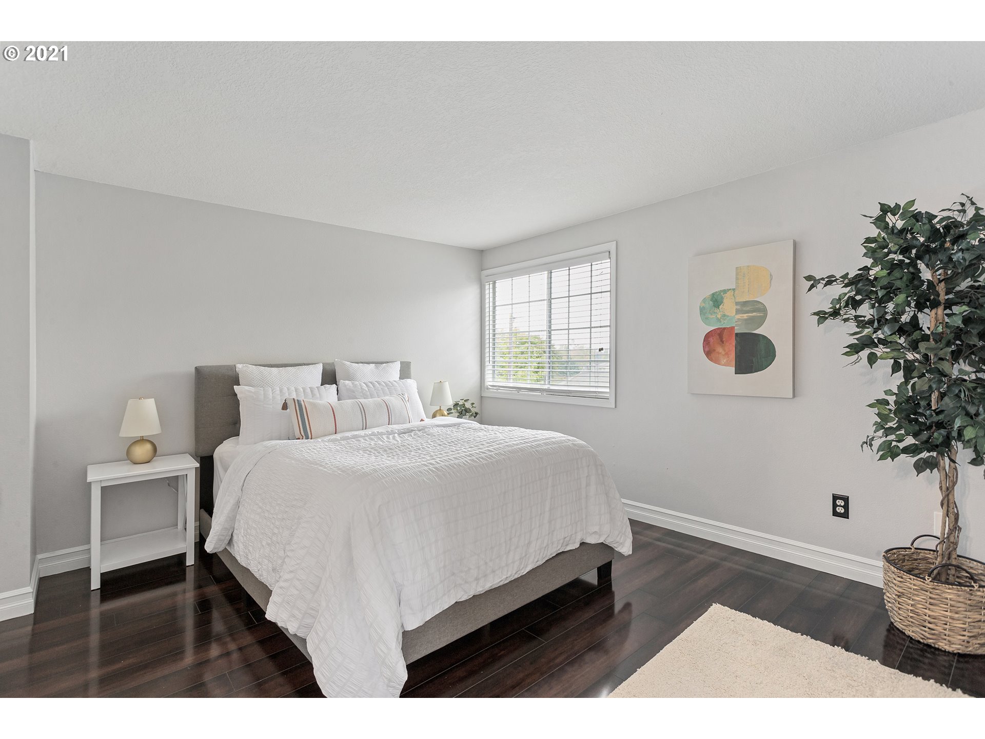 9223 Southwest Davies Road Beaverton, OR 97008 - Photo 12 of 21 Gallery Image 12