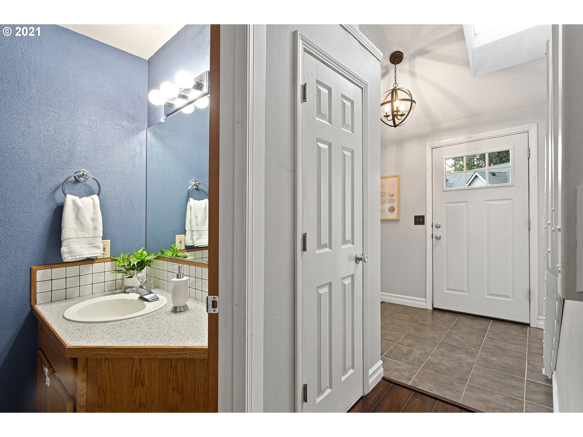 9223 Southwest Davies Road Beaverton, OR 97008 - Photo 5 of 21 Gallery Image 5