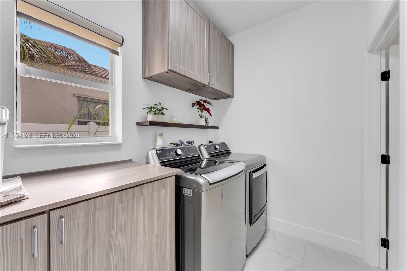 5262 Southwest 158th Avenue Miramar, FL 33027 - Photo 12 of 40