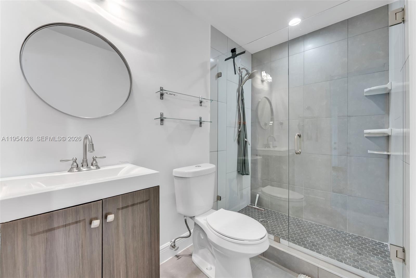 5262 Southwest 158th Avenue Miramar, FL 33027 - Photo 14 of 40 In-Law Qtrs Bath