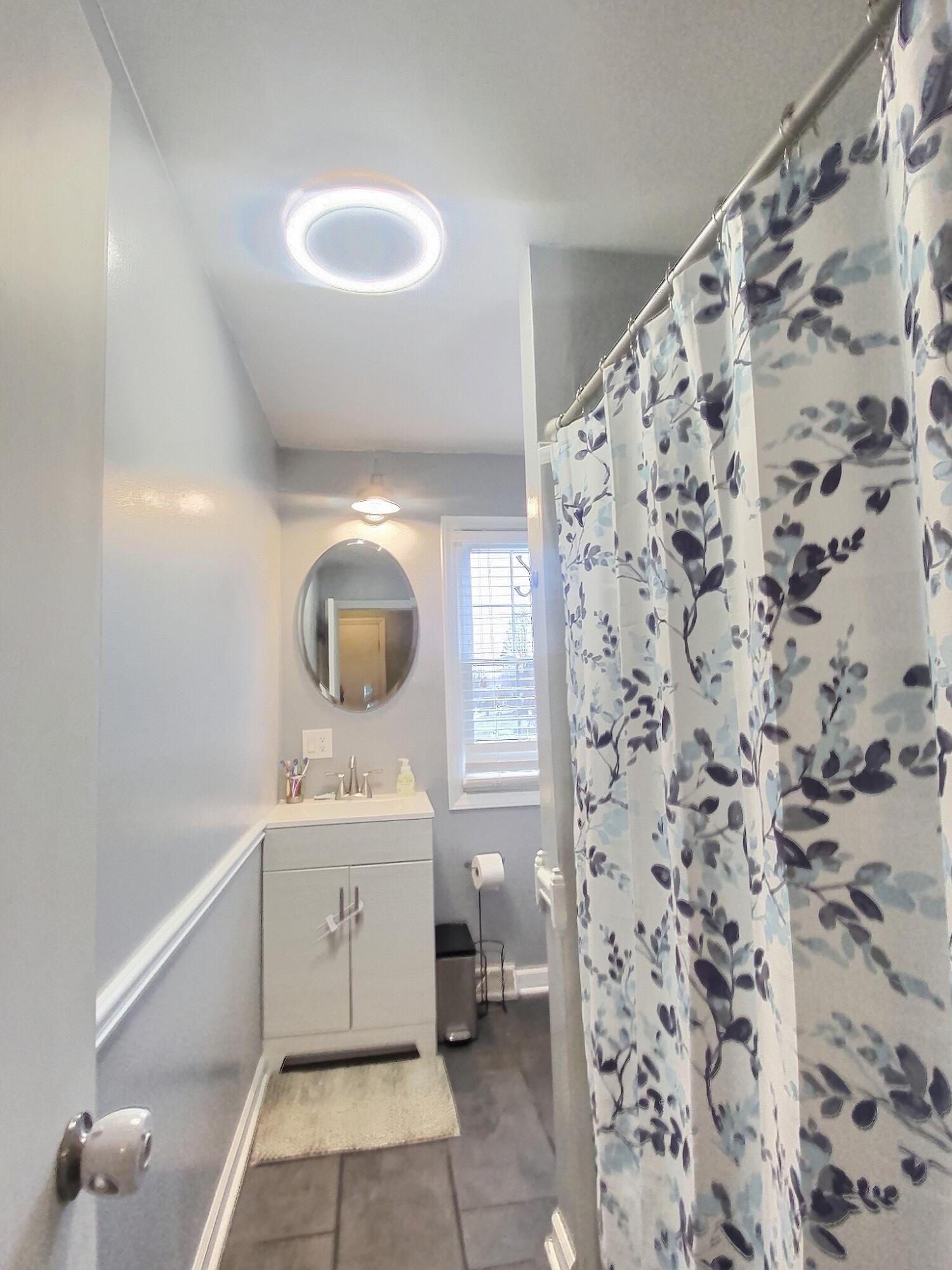 543 Santee Road Roanoke, VA 24019 - Photo 8 of 28 Bathroom