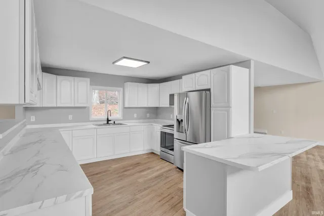 $539,900 | 9228 West County Road 25 South, French Lick, IN 47432