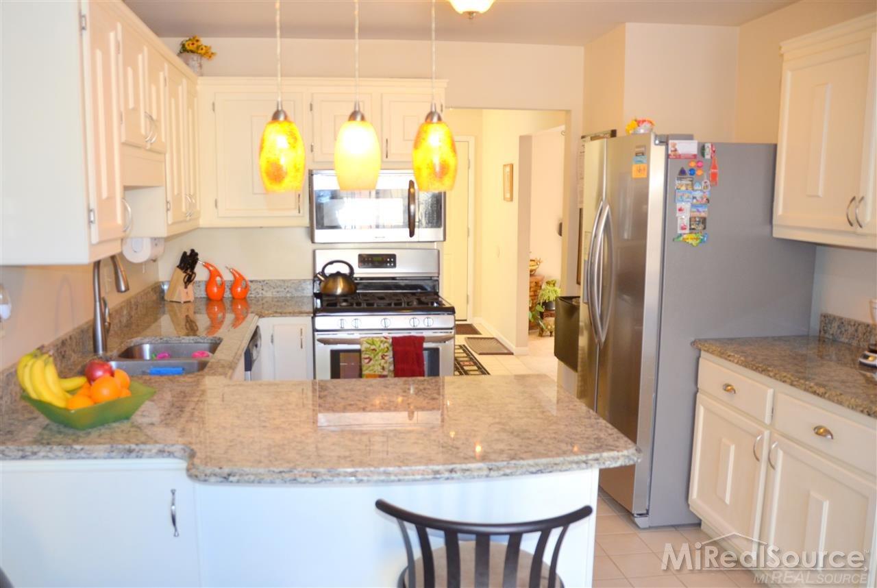1455 Lantern Lane Rochester Hills, MI 48306 - Photo 16 of 27
