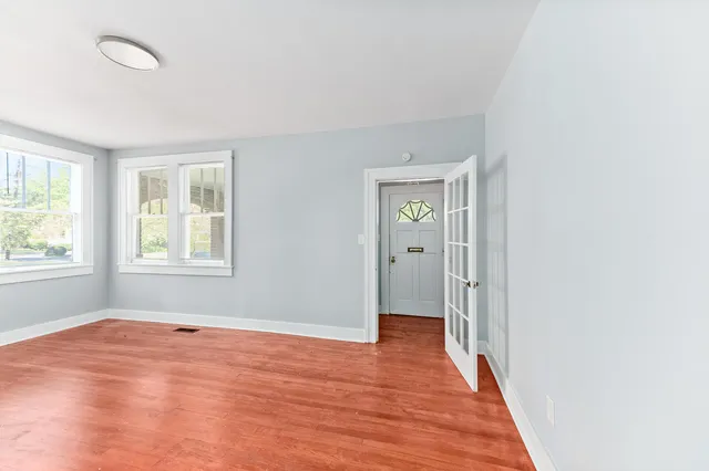 $4,000 | 319 Grove Street, Charleston, SC 29403