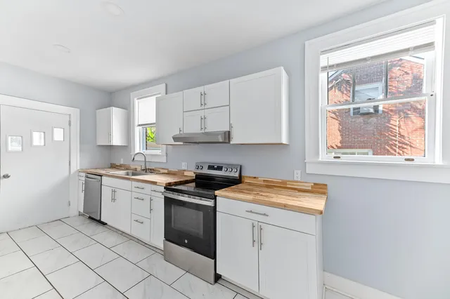 $4,000 | 319 Grove Street, Charleston, SC 29403