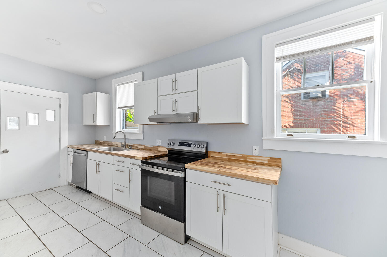 319 Grove Street Charleston, SC 29403 - Photo 6 of 10 319 Grove Street 6 of 10