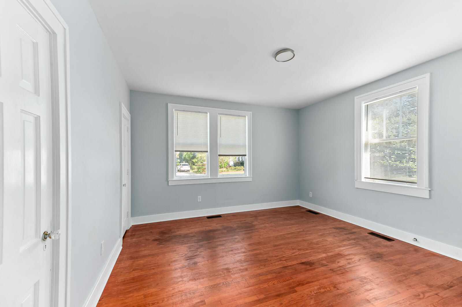 319 Grove Street Charleston, SC 29403 - Photo 8 of 10 319 Grove Street 8 of 10