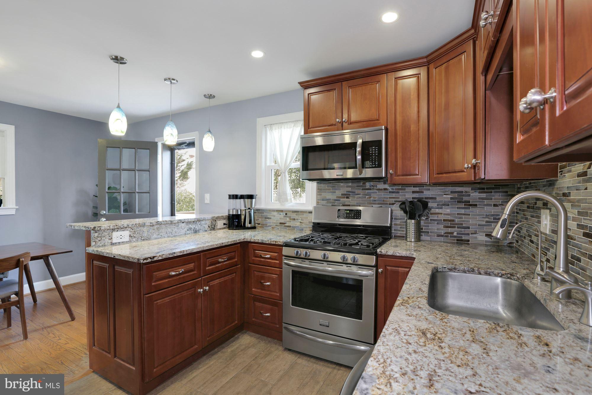 10006 Markham Street Silver Spring, MD 20901 - Photo 6 of 36 Beautiful Chef's Kitchen