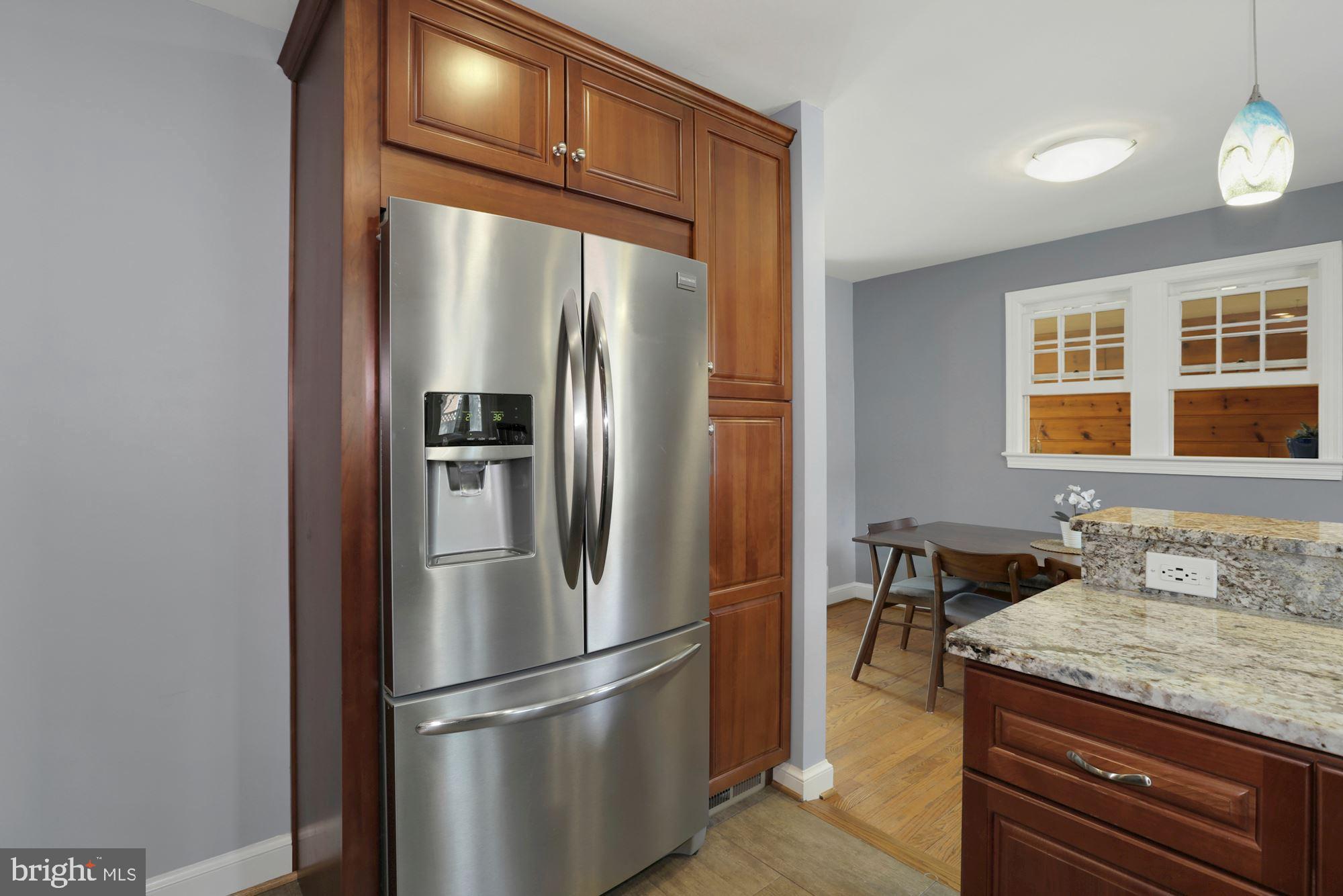 10006 Markham Street Silver Spring, MD 20901 - Photo 8 of 36 Stainless Steel Appliances