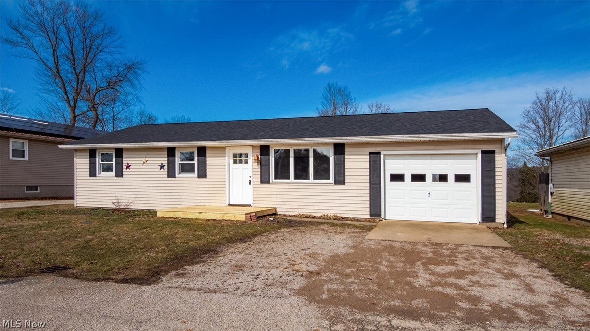 96 Summit Street Roseville, OH 43777 - Photo 3 of 29