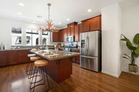 $999,888 | 61 Montecito Vista Drive, Unit 6, San Jose, CA 95111