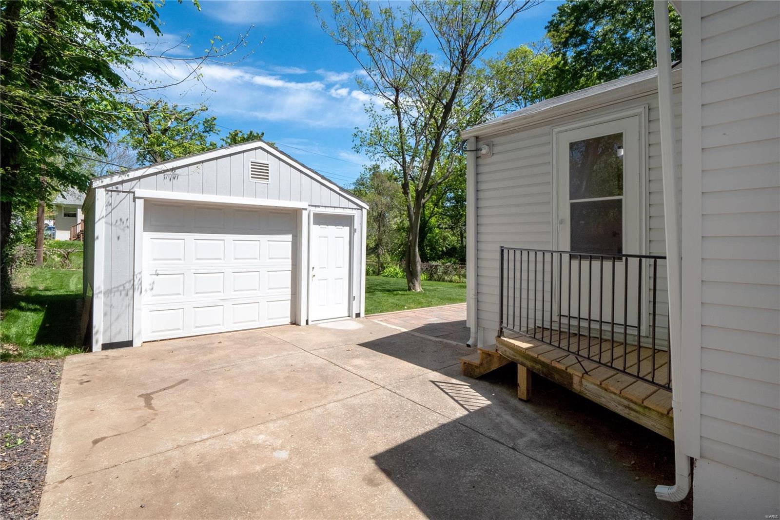 391 Cameron Road St. Louis, MO 63137 - Photo 17 of 23