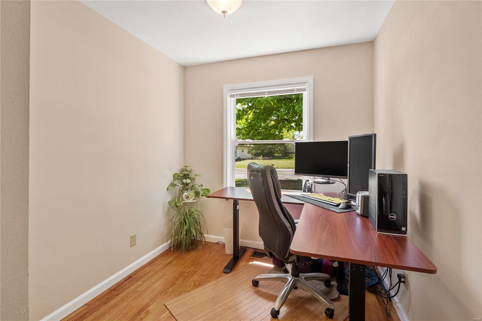 391 Cameron Road St. Louis, MO 63137 - Photo 9 of 23