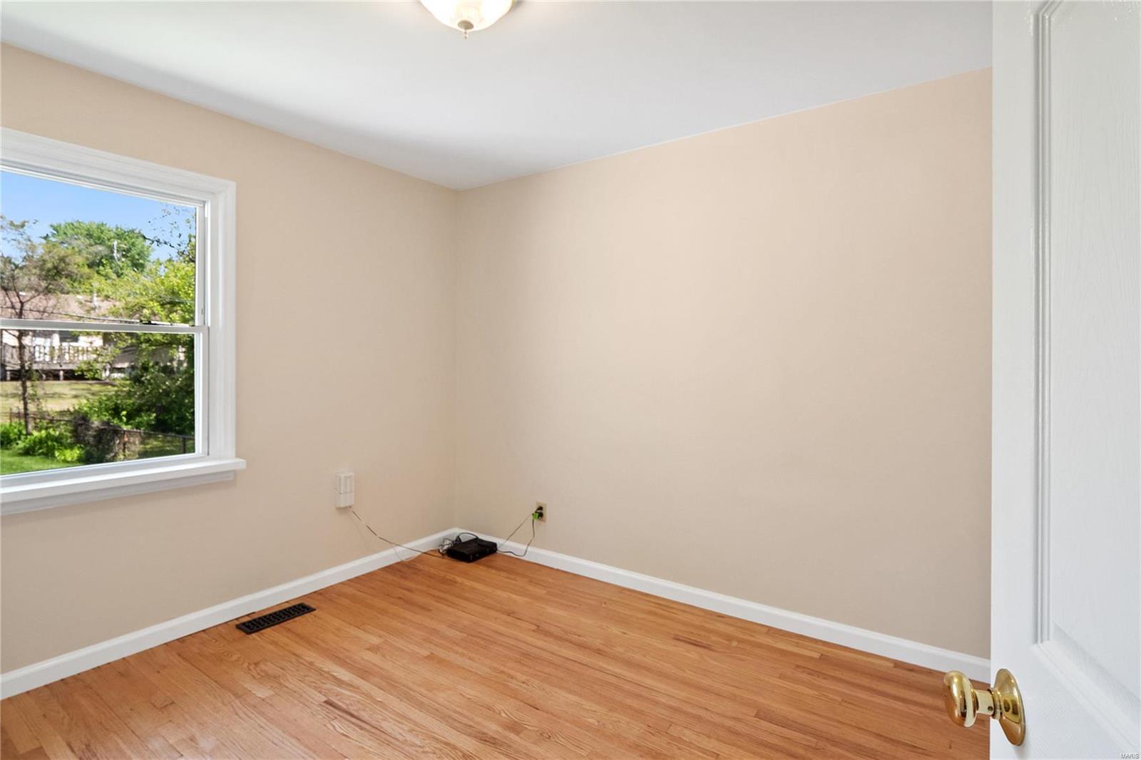 391 Cameron Road St. Louis, MO 63137 - Photo 10 of 23