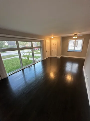 $2,600 | 7010 Foster Street, Morton Grove, IL 60053