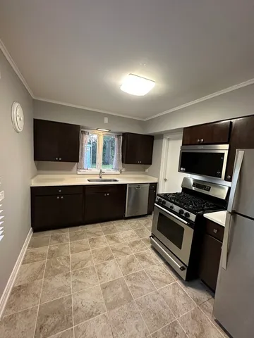 $2,600 | 7010 Foster Street, Morton Grove, IL 60053