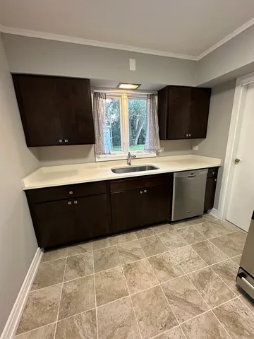 $2,600 | 7010 Foster Street, Morton Grove, IL 60053