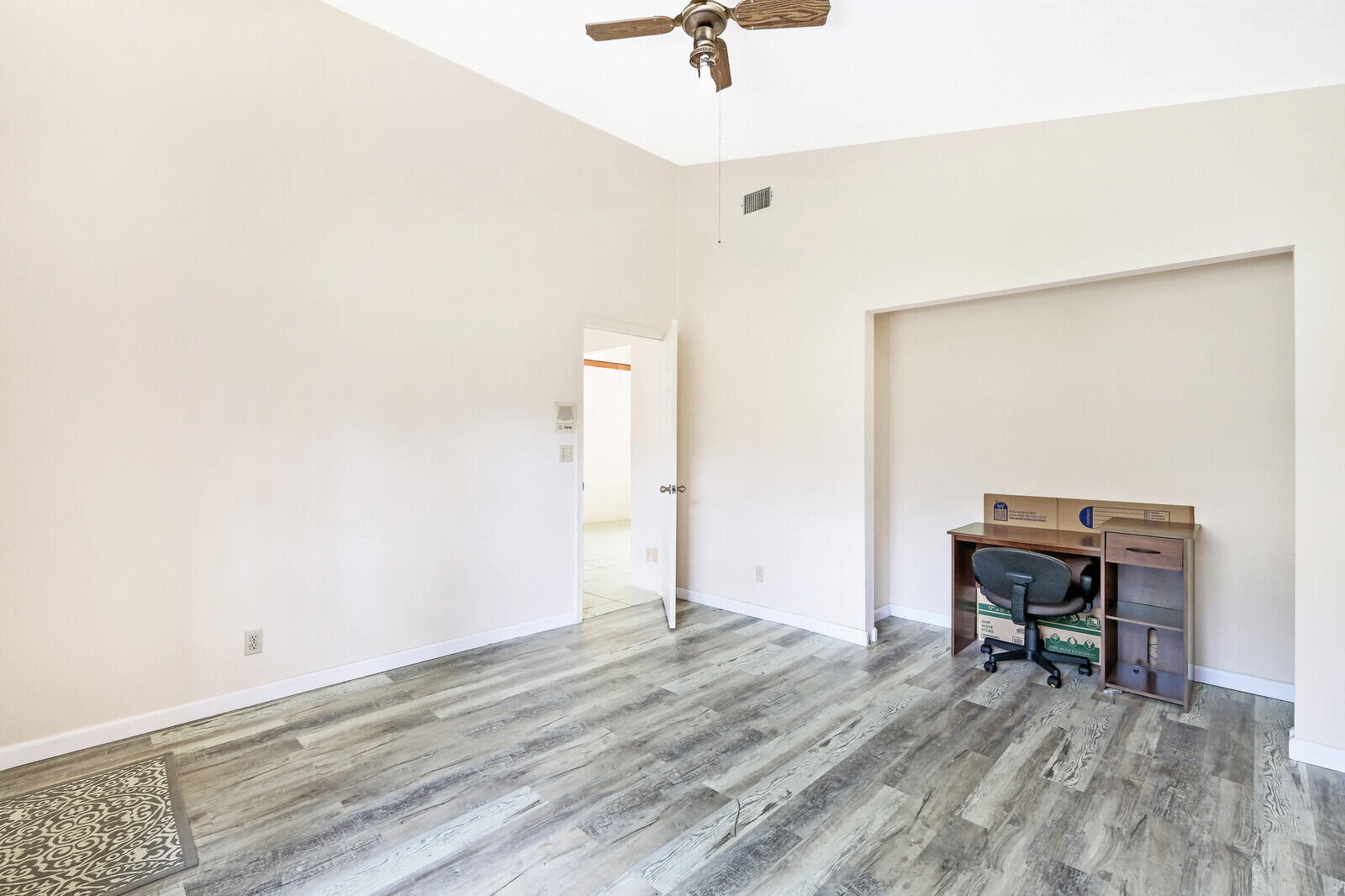 17520 Bridle Court Jupiter, FL 33478 - Photo 8 of 35 a view of room with wooden floor