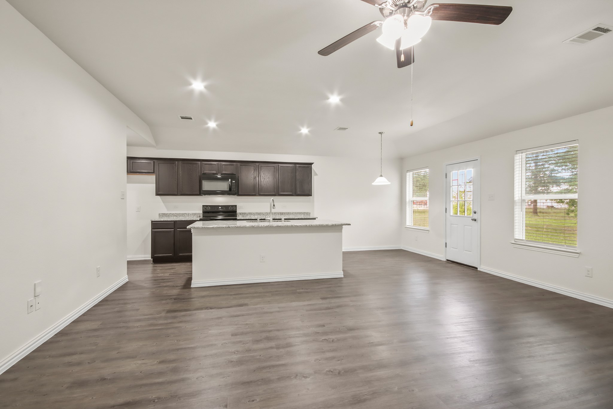 326 County Road 3558 Cleveland, TX 77327 - Photo 5 of 26