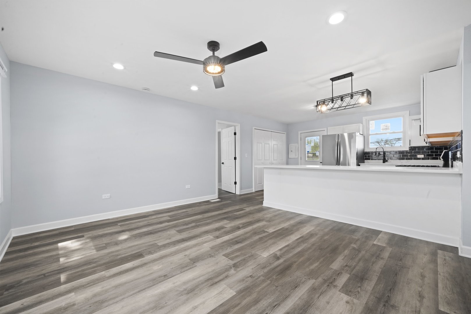 631 Fenton Avenue Romeoville, IL 60446 - Photo 6 of 16