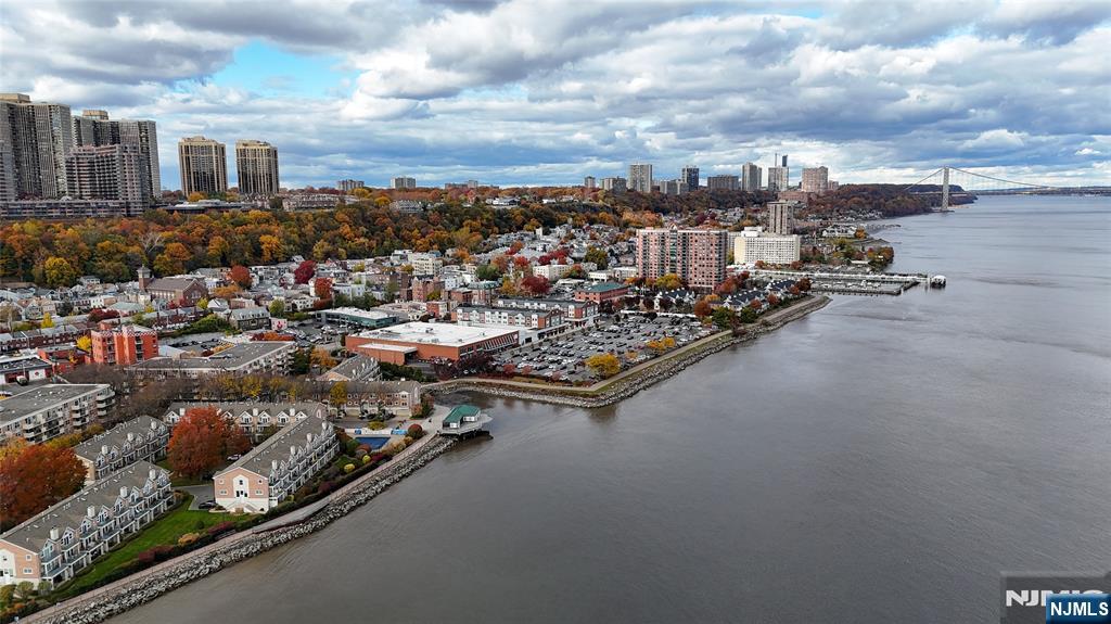 905 River Road, Unit 208 Edgewater, NJ 07020 - Photo 29 of 34