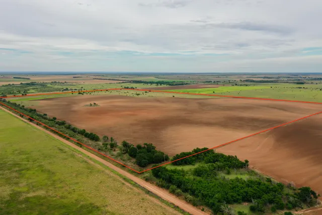 a view of an outdoor space and city view