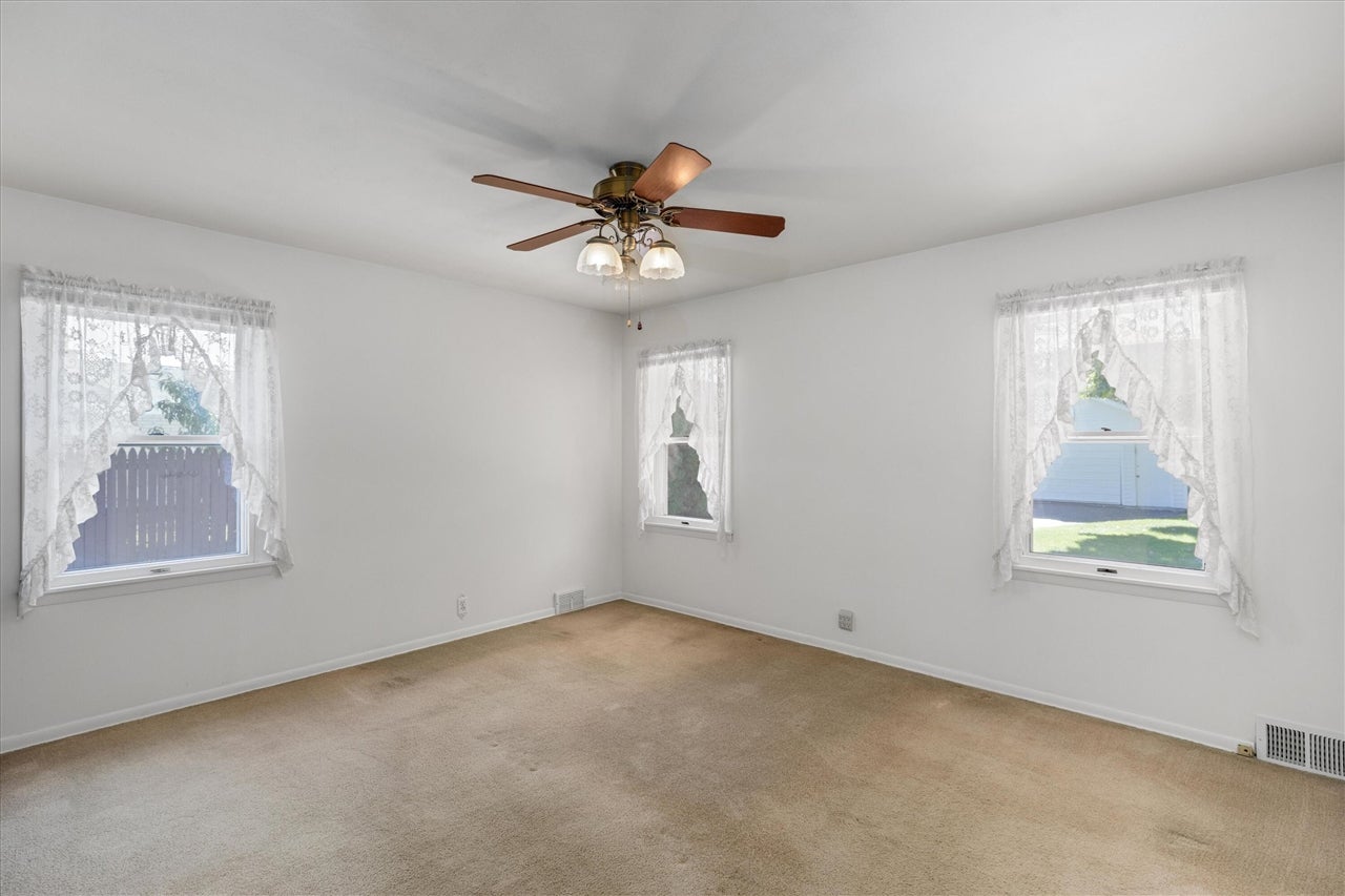 854 Vanderpool Avenue Troy, MI 48083 - Photo 16 of 42 Gallery Image 16