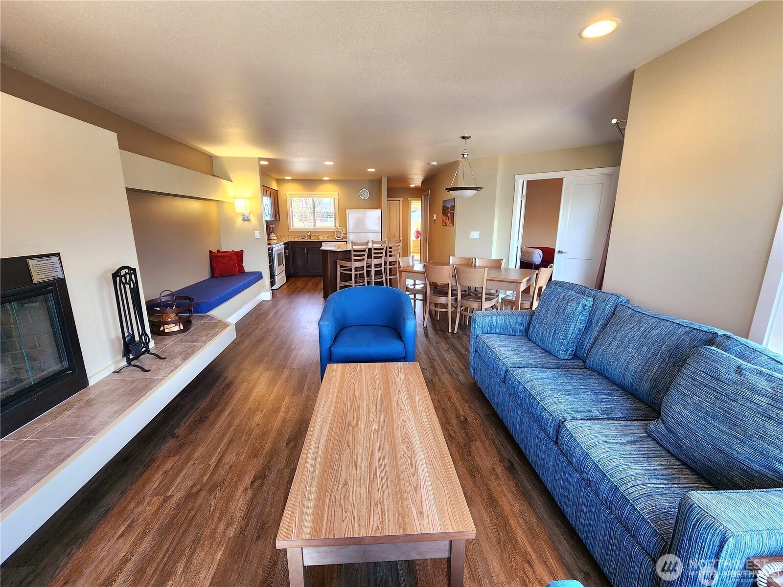 1 Lakeside 714-o Manson, WA 98831 - Photo 9 of 38 a living room with furniture and a wooden floor