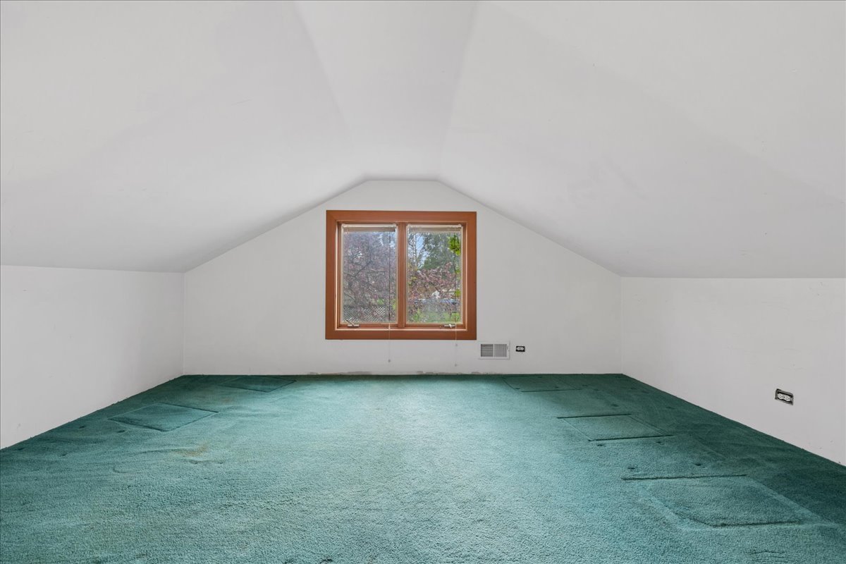 709 Regner Road McHenry, IL 60051 - Photo 13 of 22