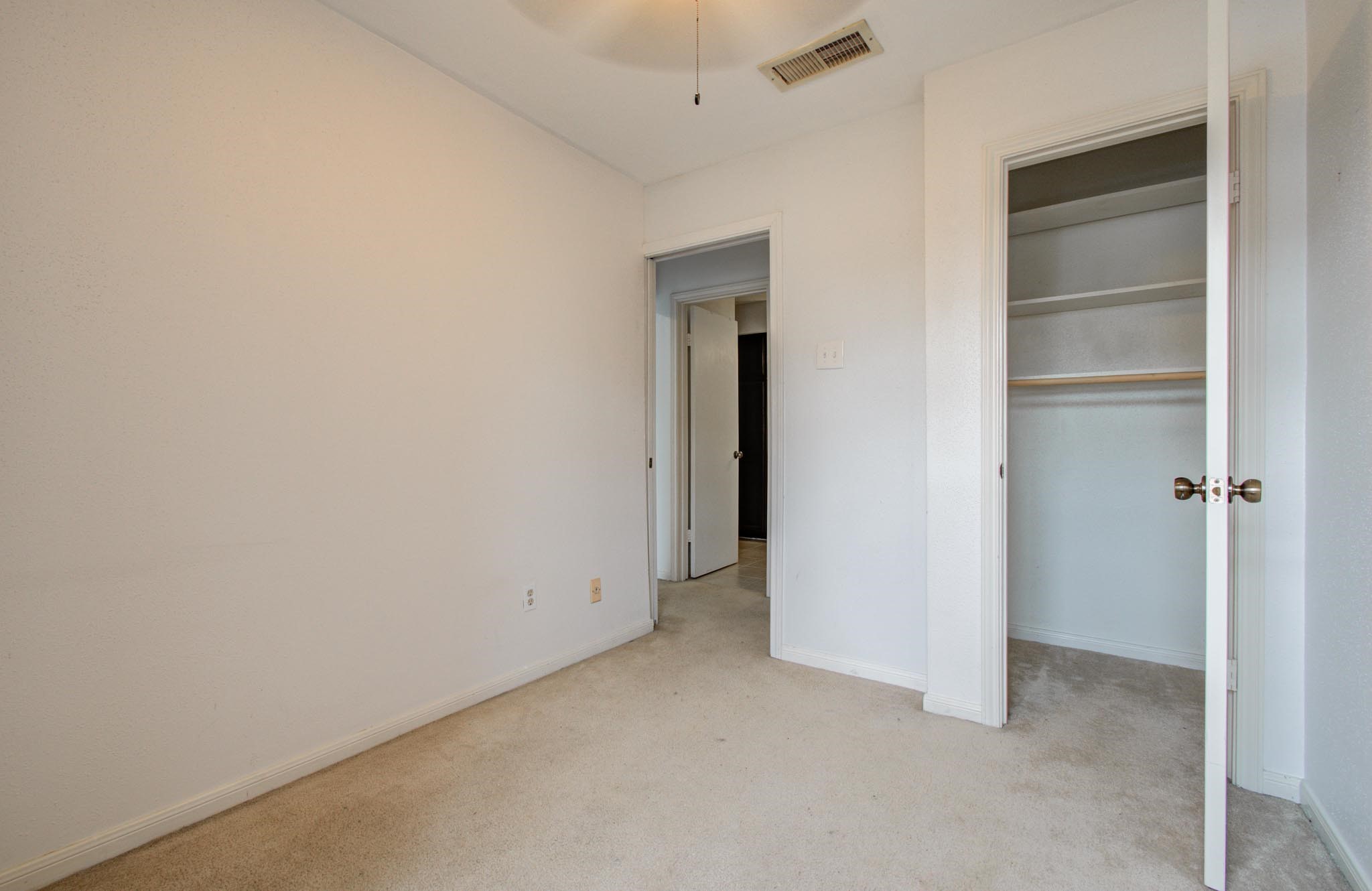 8299 Cambridge Street, Unit 1706 Houston, TX 77054 - Photo 16 of 26 a view of an empty room