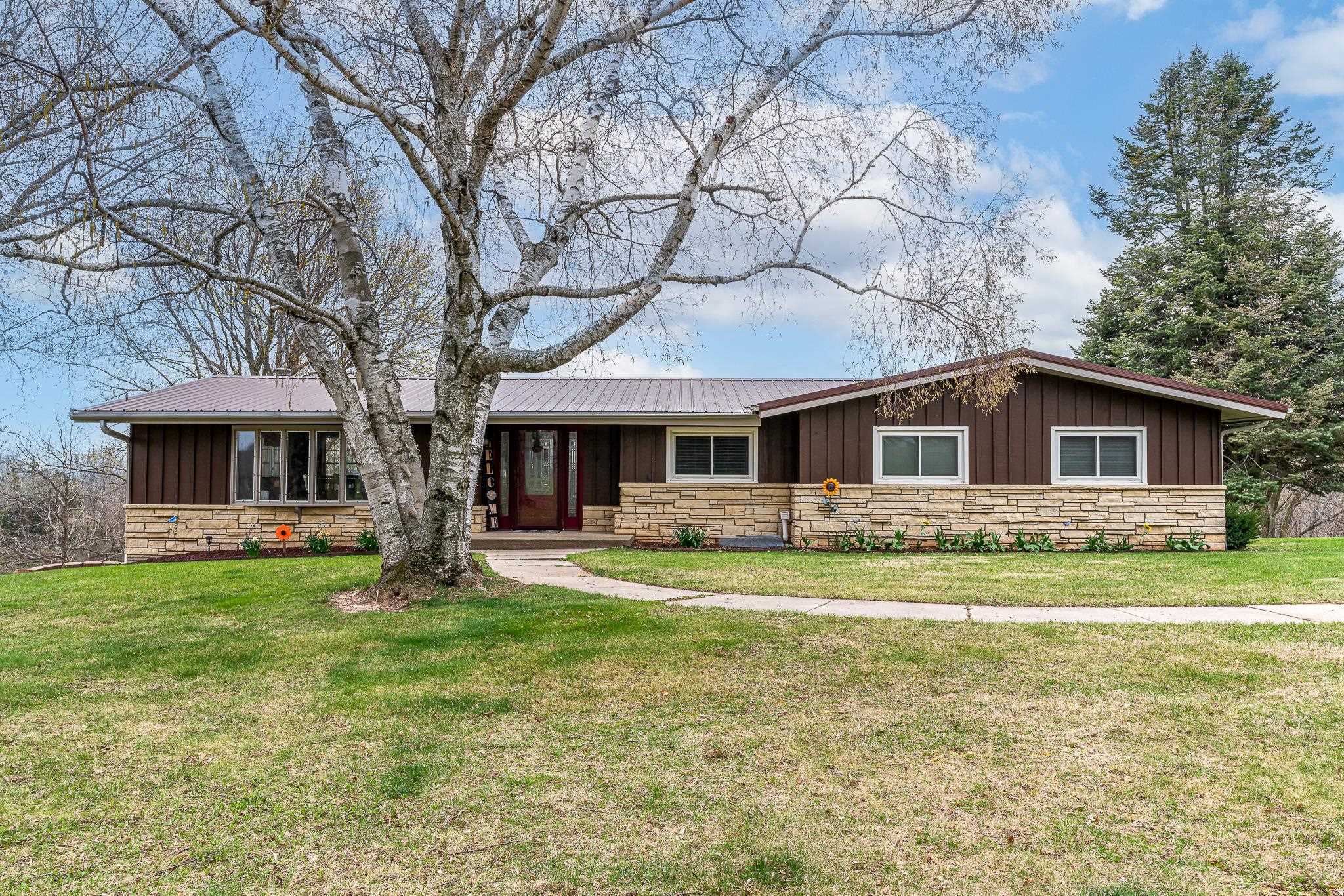 10742 Loop Road Savanna, IL 61074 - Photo 1 of 30 Gallery Image 1