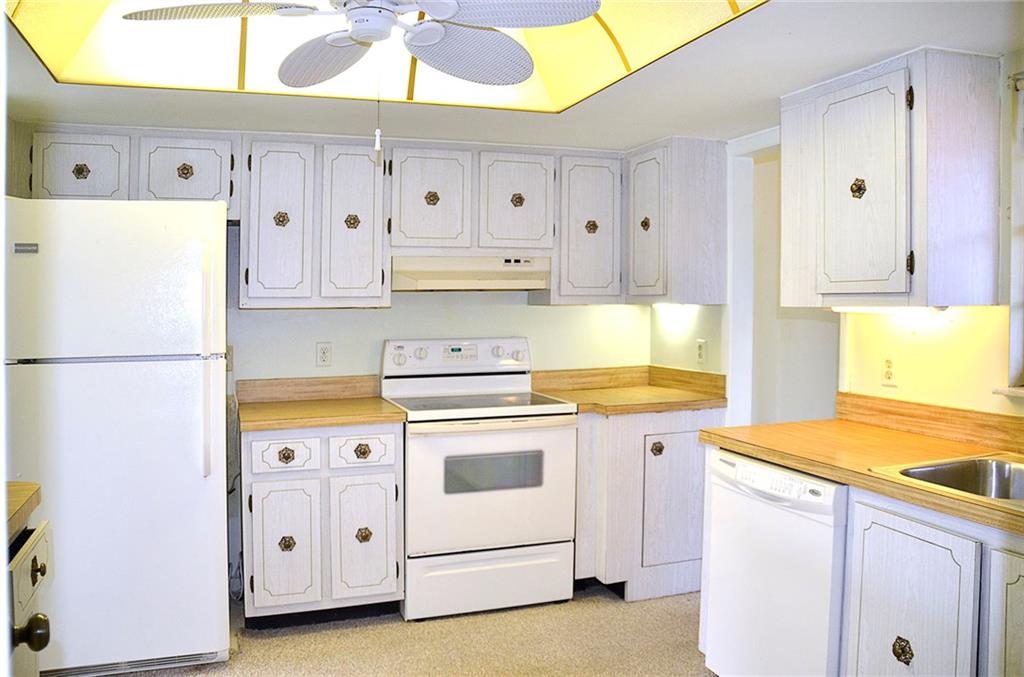 5670 Southeast Miles Grant Road Stuart, FL 34997 - Photo 10 of 36