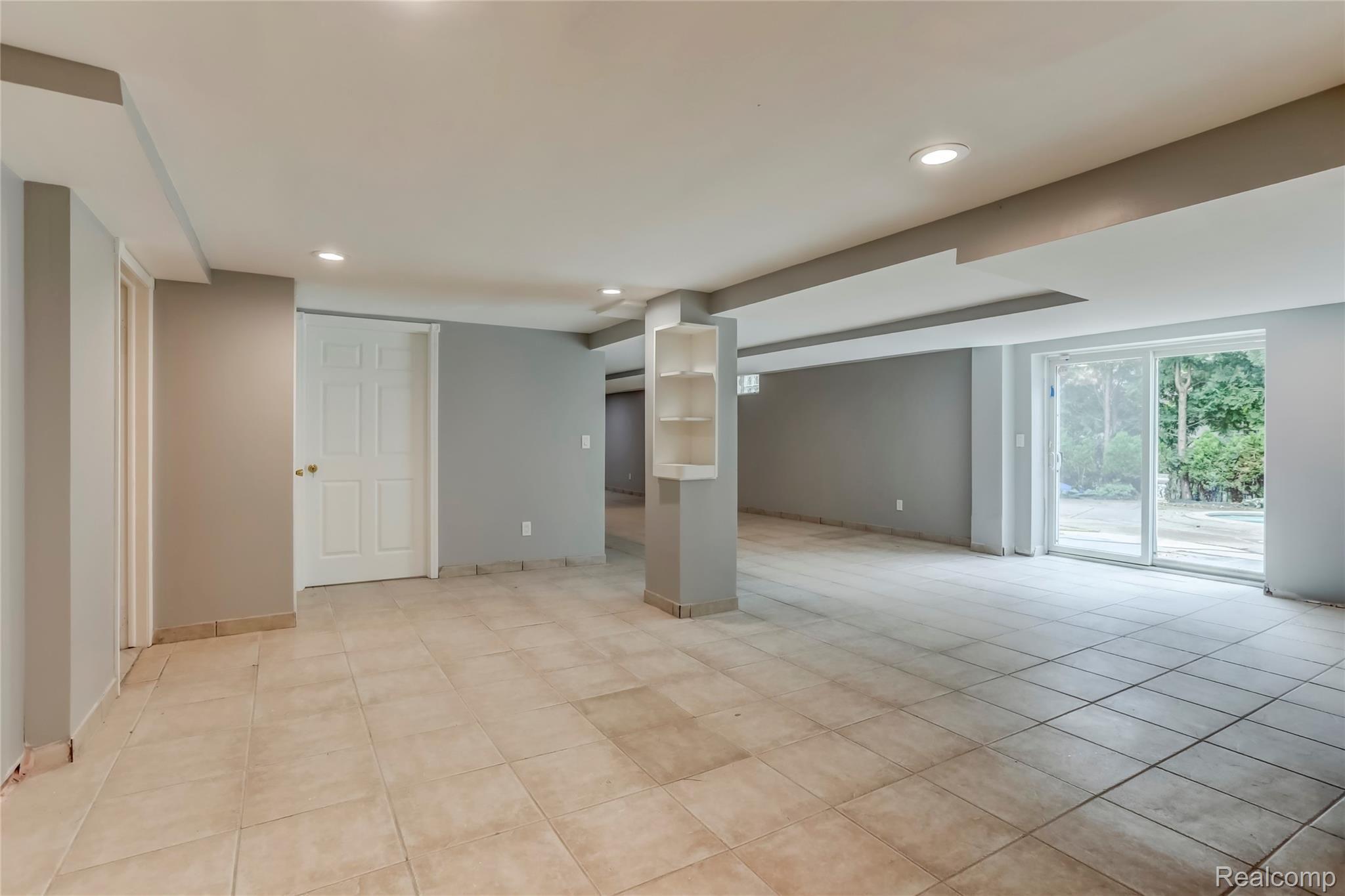 5161 Watergate Road West Bloomfield, MI 48323 - Photo 37 of 40 5161 Watergate Road, West Bloomfield Township, MI-37.jpg-FULL